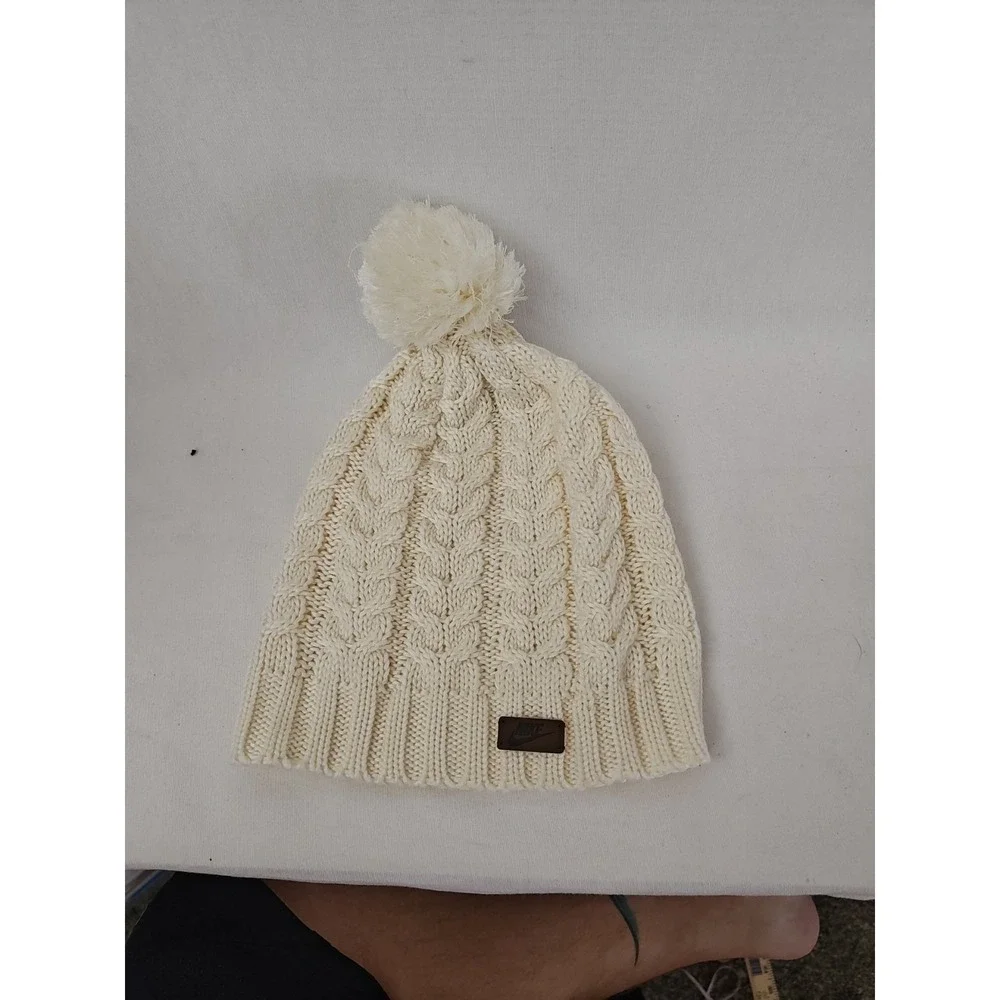 Nike Sportswear knit Pom Beanie White Cream One Size‎ Winter Cold Weather